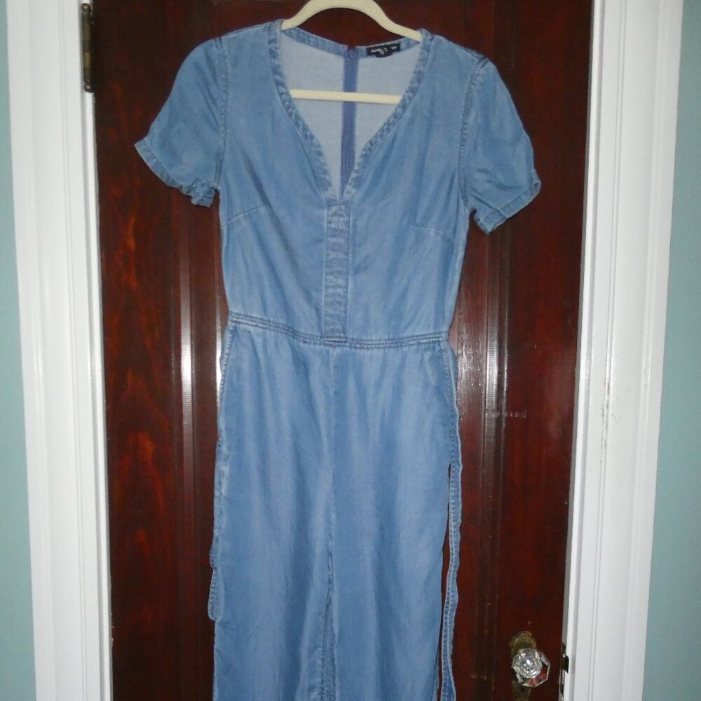 Club Monaco Chambray Jumpsuit | V-Neck | Size 0 | Light Denim
